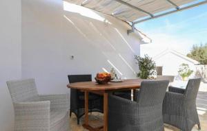 Nice Home In Dracevica With Wifi