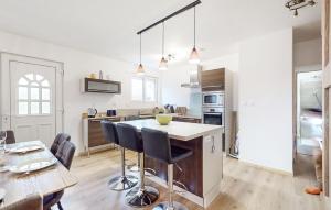 Maisons de vacances Pet Friendly Home In Doux : photos des chambres