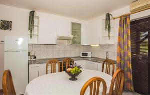 Gorgeous Apartment In Kampor With Sauna 