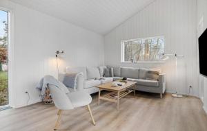 5 Bedroom Nice Home In Græsted