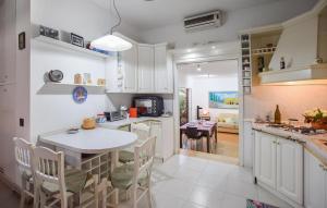 3 Bedroom Gorgeous Home In Pizzo