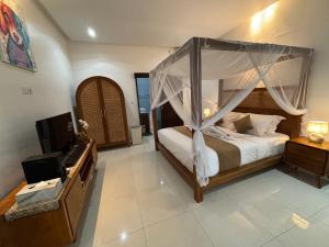 Phòng Có Giường Cỡ King Nhìn Ra Hồ Bơi (King Room with Pool View)