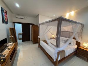 Phòng Có Giường Cỡ King Nhìn Ra Hồ Bơi (King Room with Pool View)