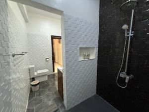 Phòng Có Giường Cỡ King Nhìn Ra Hồ Bơi (King Room with Pool View)