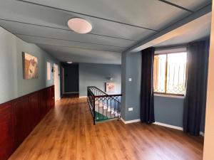 Modern Studio 11 private Kitchenette and Bathroom