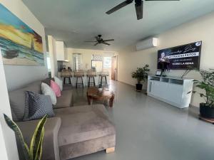 Lux Oceanfront Apartment