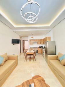 New Apartment in Guéliz, Pool, Balcony & Parking