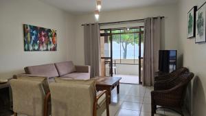 Apto pé na areia em Meia Praia Itapema, 3 dormitórios