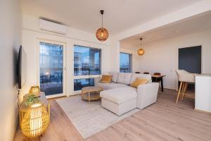 Brand New 2BDR with Private Sauna