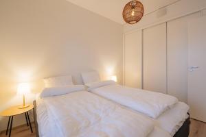 Brand New 2BDR Apartment with Private Sauna