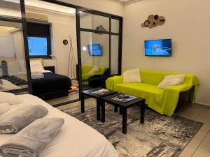 luxury studio archit 14 street