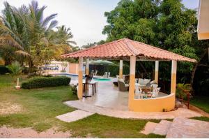 Casa Campo Familiar en Medina by drvacationsrental
