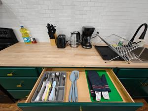 New! Golden Retriever walk to the falls