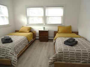 Comfortable 3 Bed Apt in Quiet Neighborhood