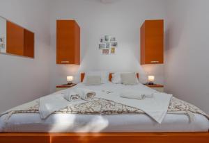 Apartments by the sea Stara Novalja, Pag - 9710