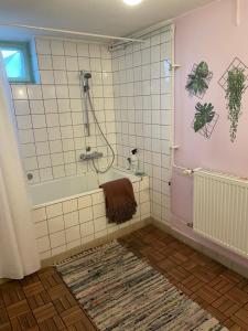 Old ad for tinyhouse