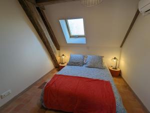 Maisons de vacances Gites modulables entre Loire et Sologne avec jardin et barbecue - FR-1-590-528 : photos des chambres