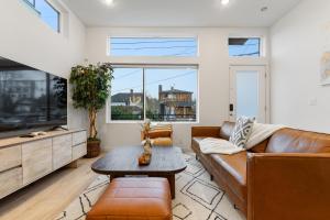 Luxe Central Home with Views & Rooftop