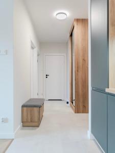 Peaceful Horizon Łódź by Aparo - Nowy Apartament, Winda, Łóżeczko Turystyczne, Balkon, 5 Piętro, Szpital CKD, Uniwersytet