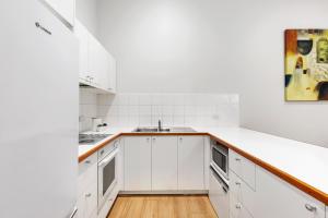 Grand Resort Apartment w Pool, Car Park on Spencer