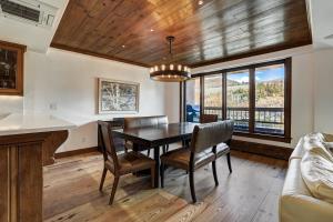Stunning Views - Renovated Condo in Pines Lodge condo