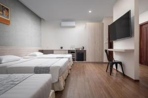 Joli Hotel