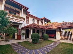 Harmony House 2BR Apartment - 1BR AC - 乌斯维塔克伊亚瓦