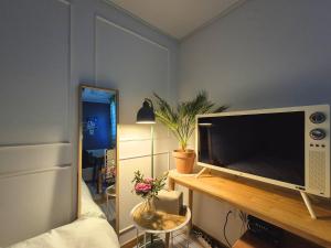 Yuyudang Hongik Univ