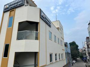 VAMANA INN by ANA HOLIDAYS Family Room AC