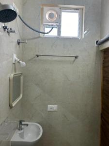 VAMANA INN by ANA HOLIDAYS Family Room AC