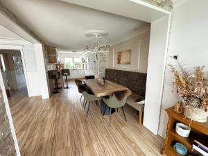 Luxus Villa 5 Schlafzimmern Sauna privater Pool Großer Garten