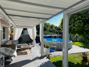 Luxus Villa 5 Schlafzimmern Sauna privater Pool Großer Garten