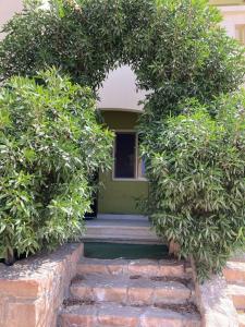 M-2bedroom flat with garden