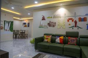 Cozy 3 bhk AC home @ wipro circle , Near US Embassy