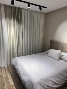 فيلا مفروشة للايجار ألترا مودرن بكمبوند جولز