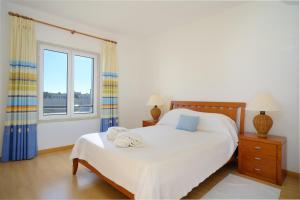 Beautiful two bedroom apartment in Lagos Marina with shared pool