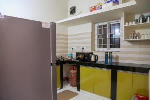 Delightful 3 Bed holiday home with AC Near US Embassy, Gachibowli