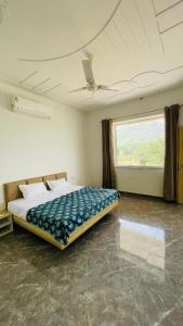 The Hill View - Swimming Pool & Resort