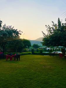 The Hill View - Swimming Pool & Resort