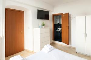 Stazione Piazza Principe - Affittacamere a due passi da treno e crociere