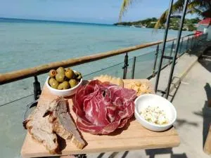 Hydrogen Beach Bar and Resort - Camotes Islands