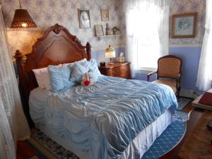 Ocean View Queen Room room in Angel of the Sea Bed and Breakfast