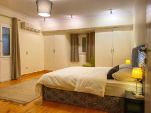 Bustan 2 BR Apt with Garden in Maadi