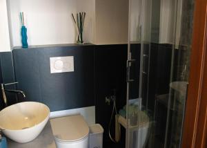 Stazione Piazza Principe - Affittacamere a due passi da treno e crociere