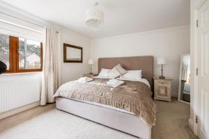 Luxury6BedHouse-HotTub-GamesRoom-Amar Luxury Stays