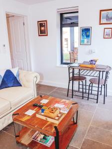 Cottage with Hot Tub - near Cheltenham and Tewkesbury