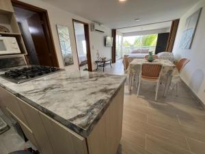 Hermoso apartamento con vista al mar