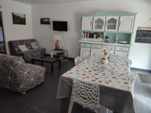 Maisons de vacances Gite L-0livier avec piscine en Aveyron : photos des chambres