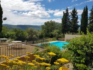 Gîte Luberon Piscine - Bastide de Caractère & vue sur Luberon