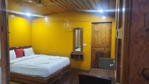 Grand palolem- cottages and cafe